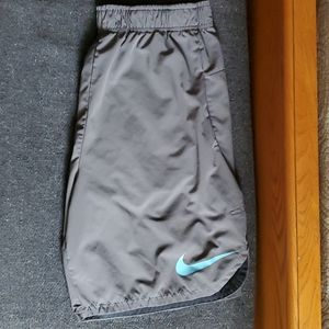 Men's Nike 7" lightweight training shorts